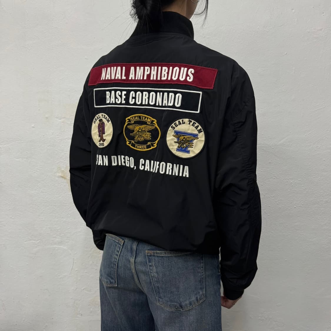 아비렉스 블랙컬러 나일론 양면 자수로고 패치 나일론 플라이트 자켓 상품이미지2