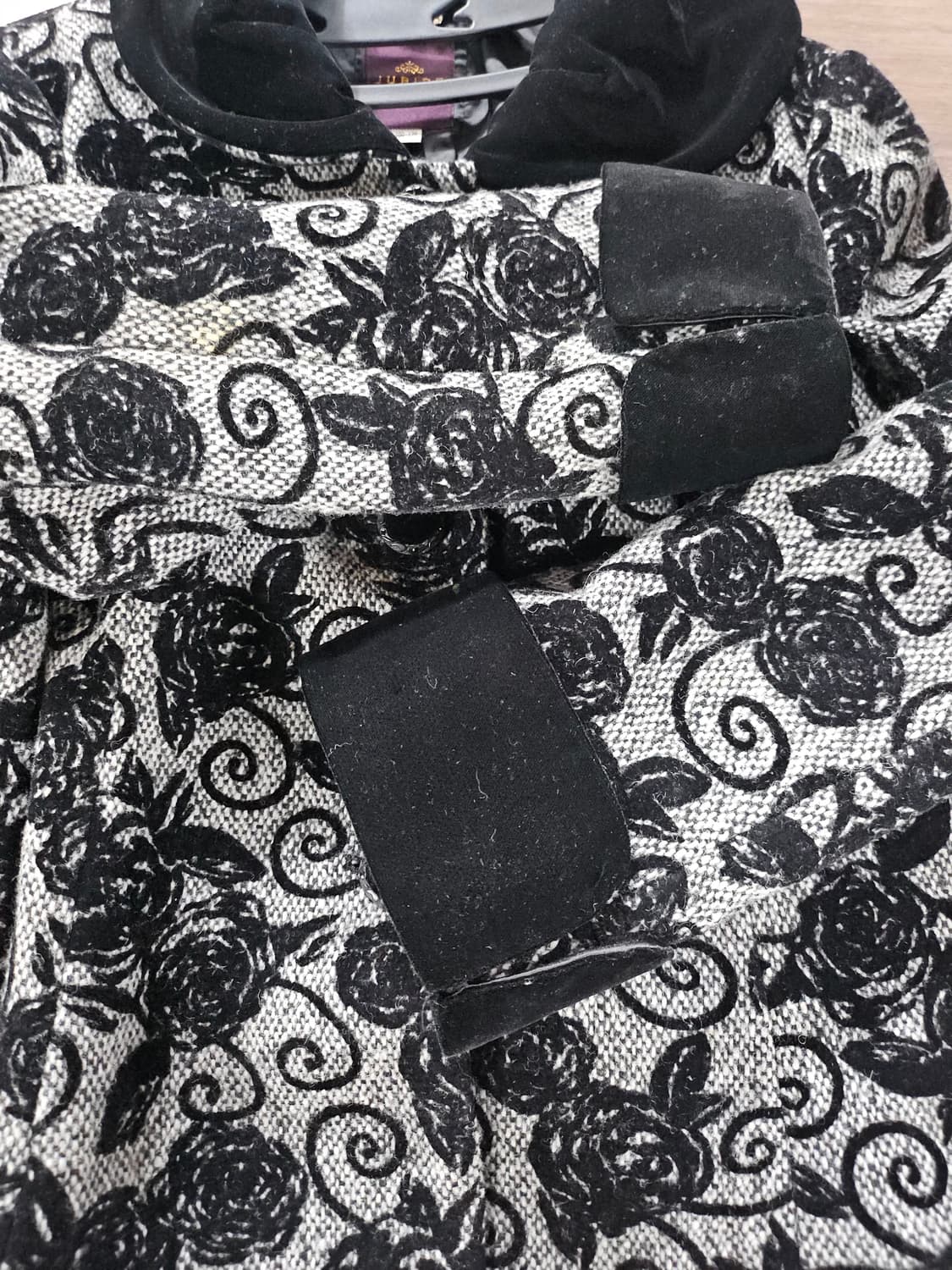 주비드  플라워 패턴 블랙 코트  88 상품이미지5