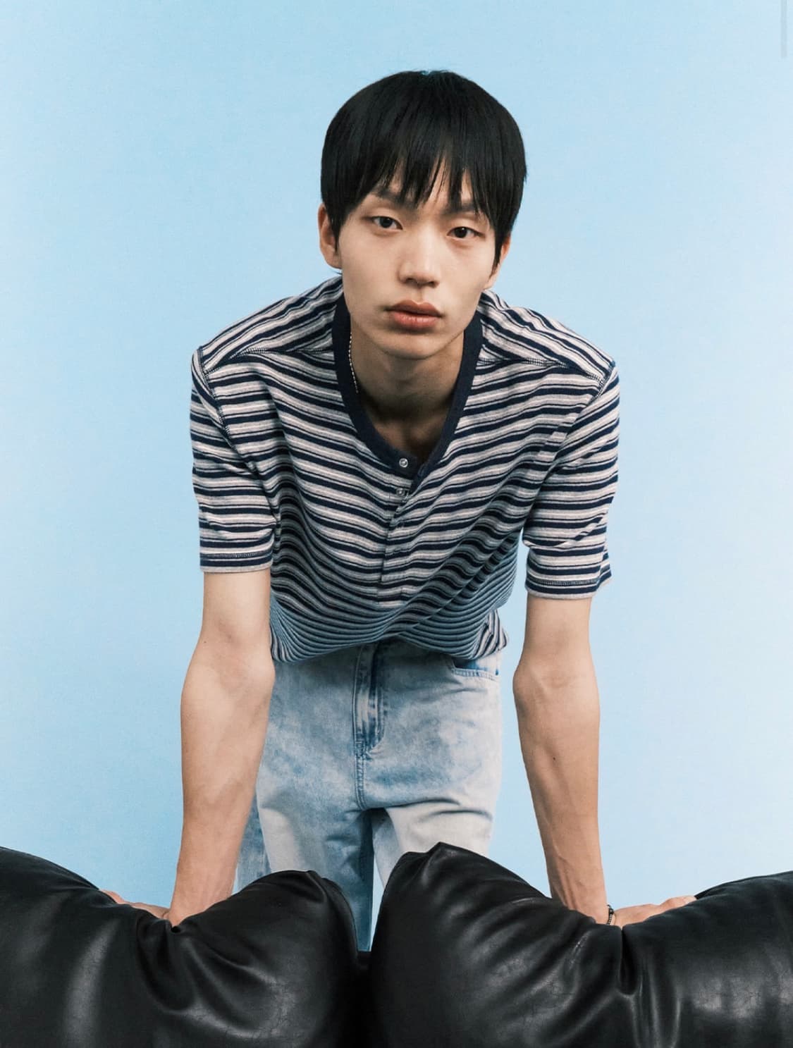 인템포무드 써니 스트라이프 헨리넥 반팔 티셔츠_네이비/M 아캄밈더워드로브 상품이미지1