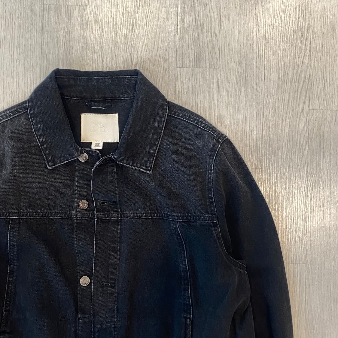 [새상품] 자라 흑청 데님 트러커 자켓 L 상품이미지2