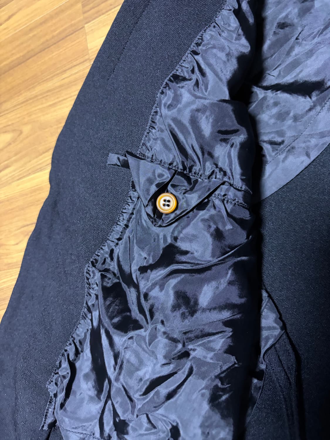 꼼데가르송 옴므 플러스 폴리에스터 축융 자켓 상품이미지7