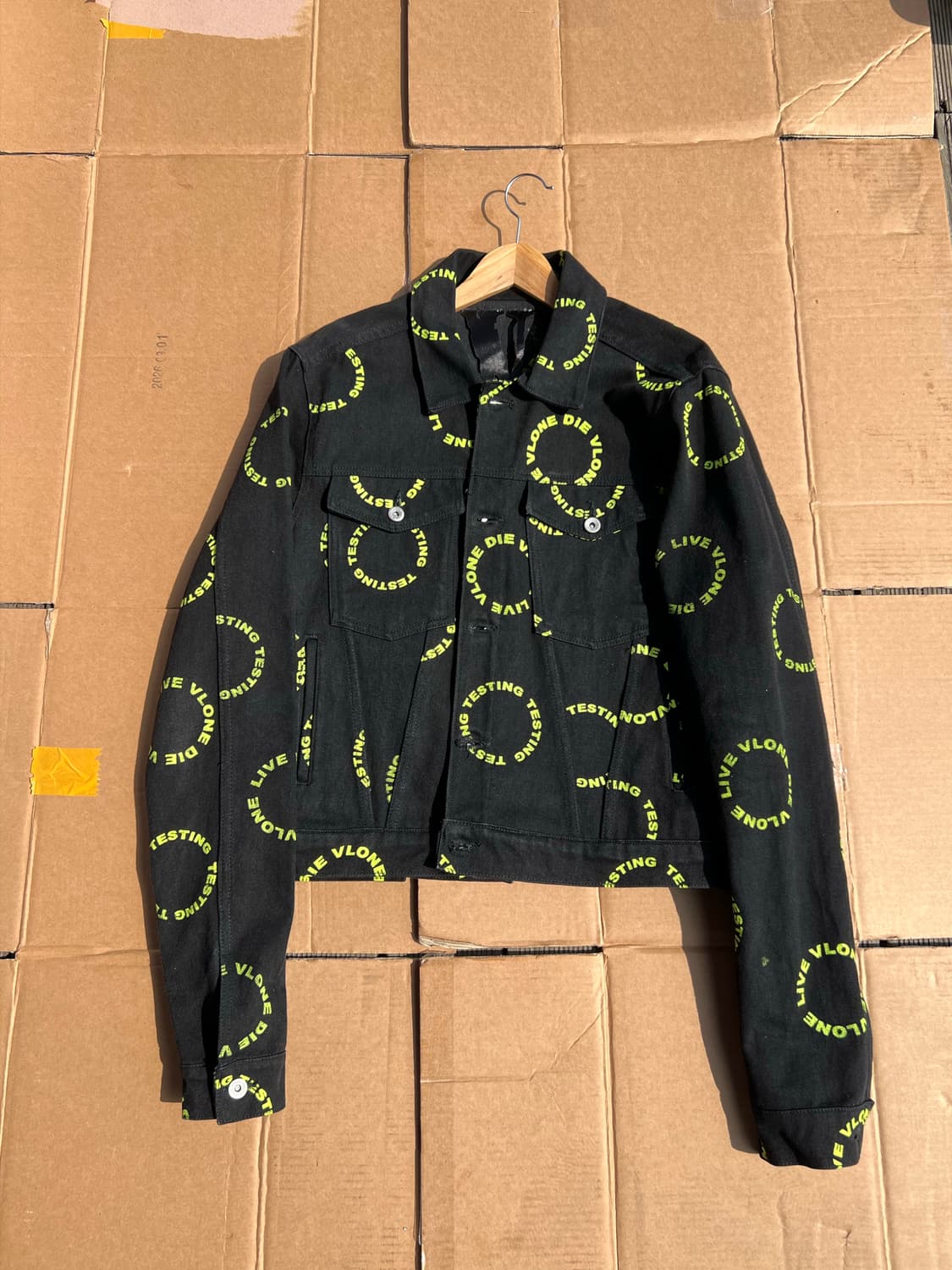 브이론 테스팅 자켓 상품이미지1