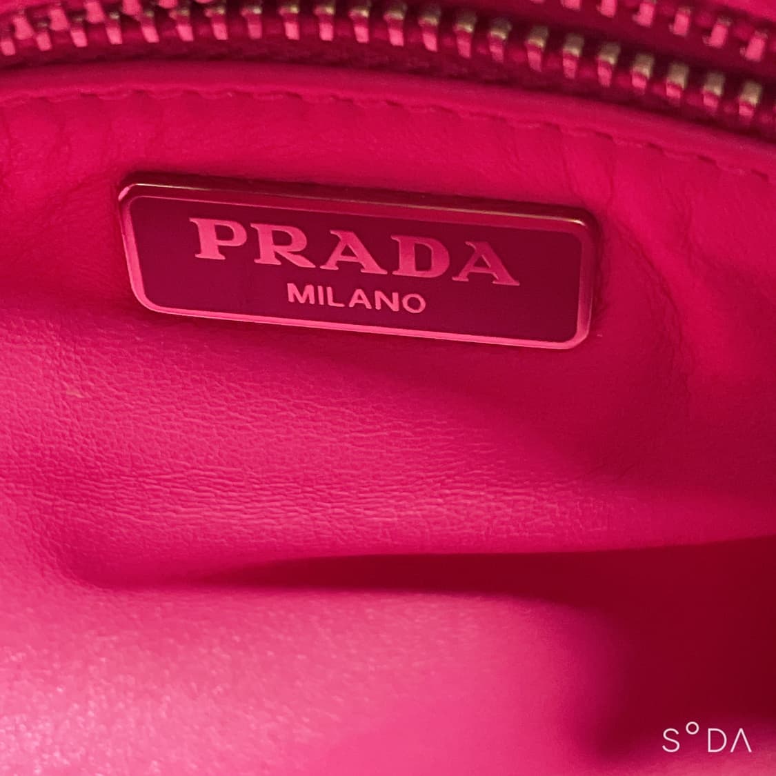 프라다 핑크 셔링 체인 숄더백 상품이미지7