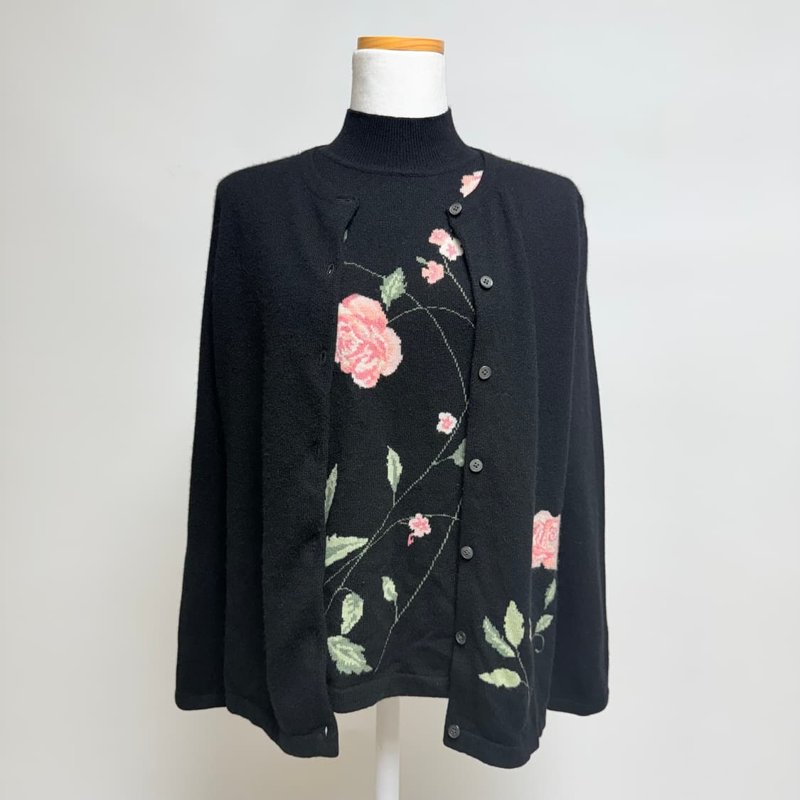 [캐시미어 100%] 핑크 로즈 플라워 블랙 가디건 세트 M 상품이미지1
