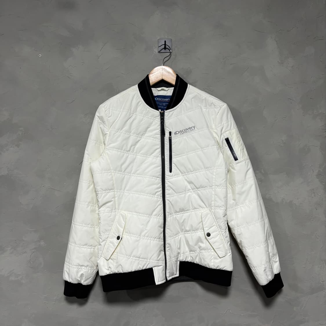 디스커버리 경량 패딩 자켓 상품이미지1