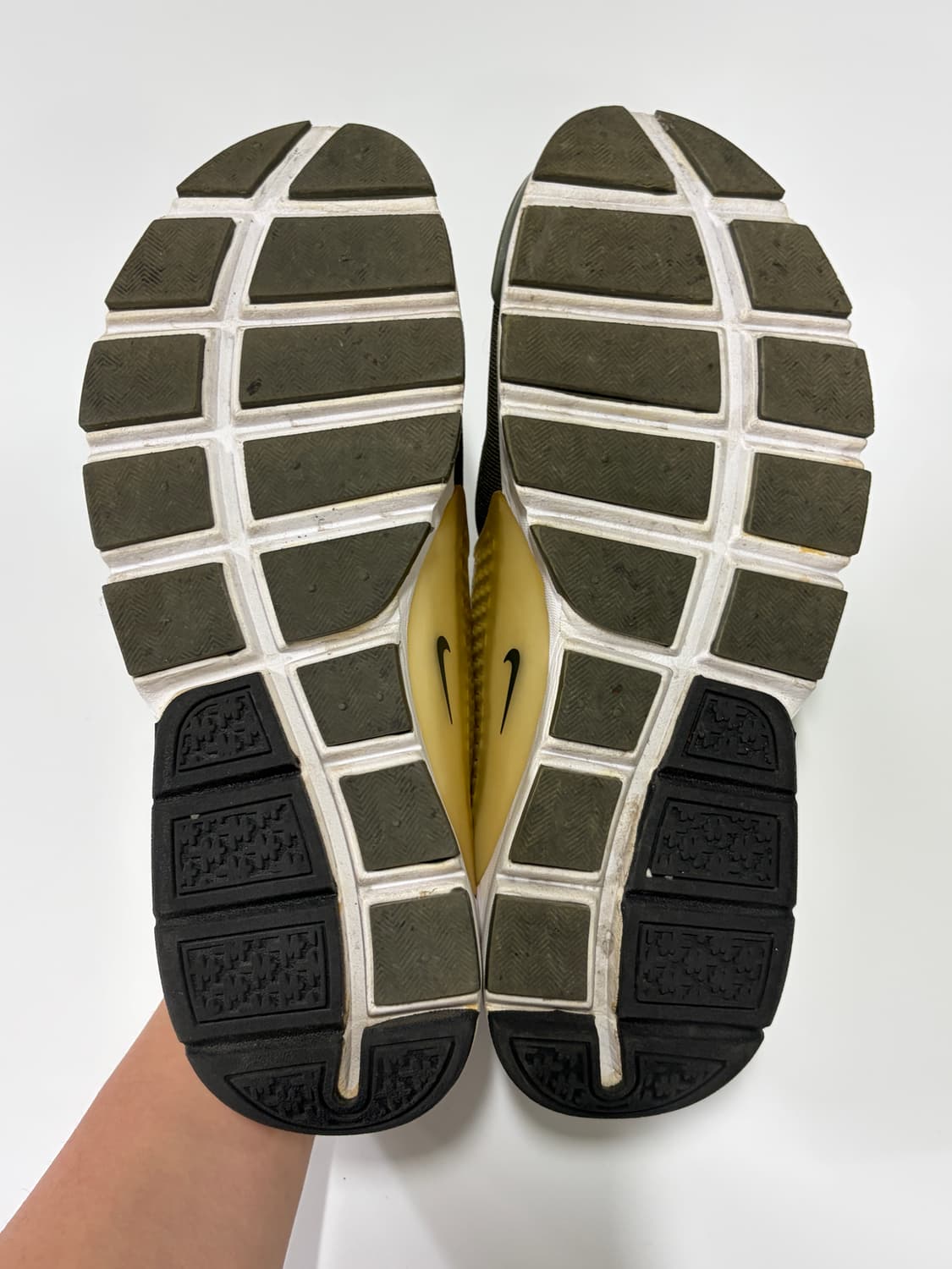 나이키(Nike) X 프라그먼트(Fragment) 삭다트 올리브 상품이미지9