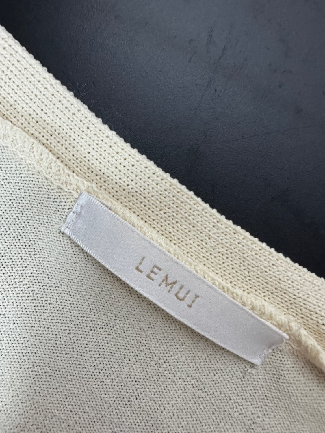 여성 르뮈 Lemui 미니멀 크롭 가디건 상품이미지3