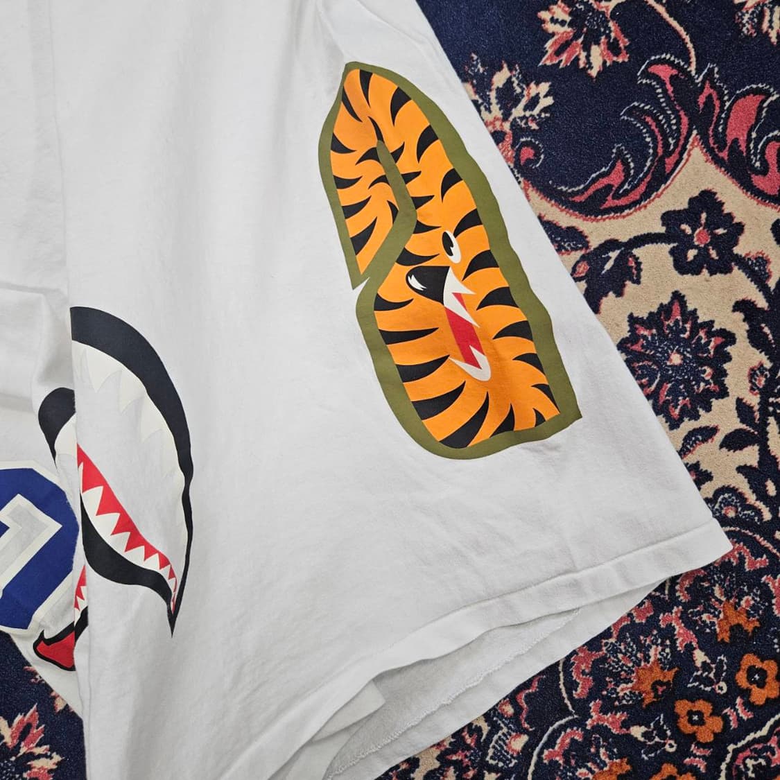 베이프(BAPE) 샤크 타이거 반팔티셔츠 L size 상품이미지4