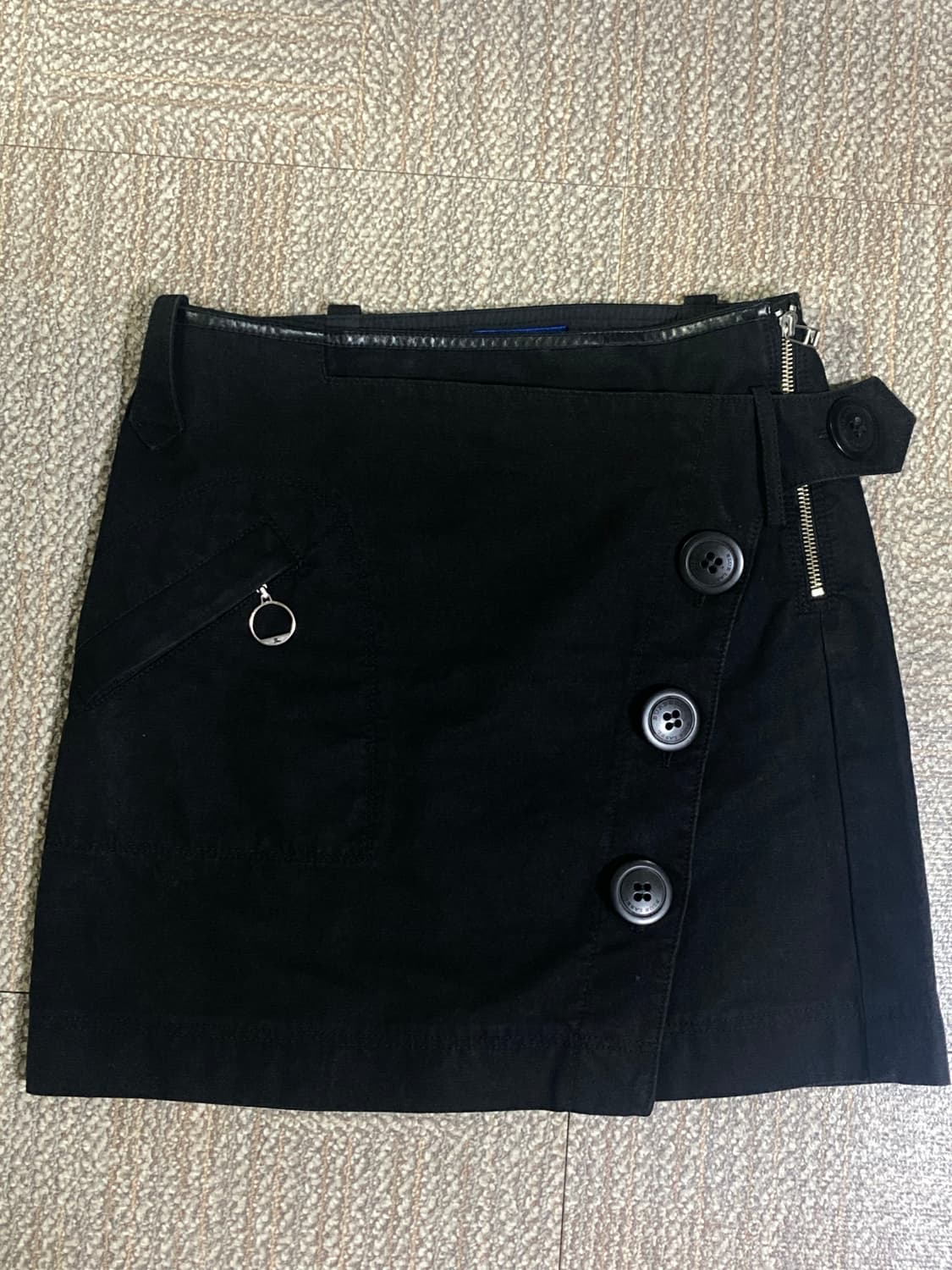 버버리 블루라벨 블랙 버튼 코튼스커트 상품이미지2