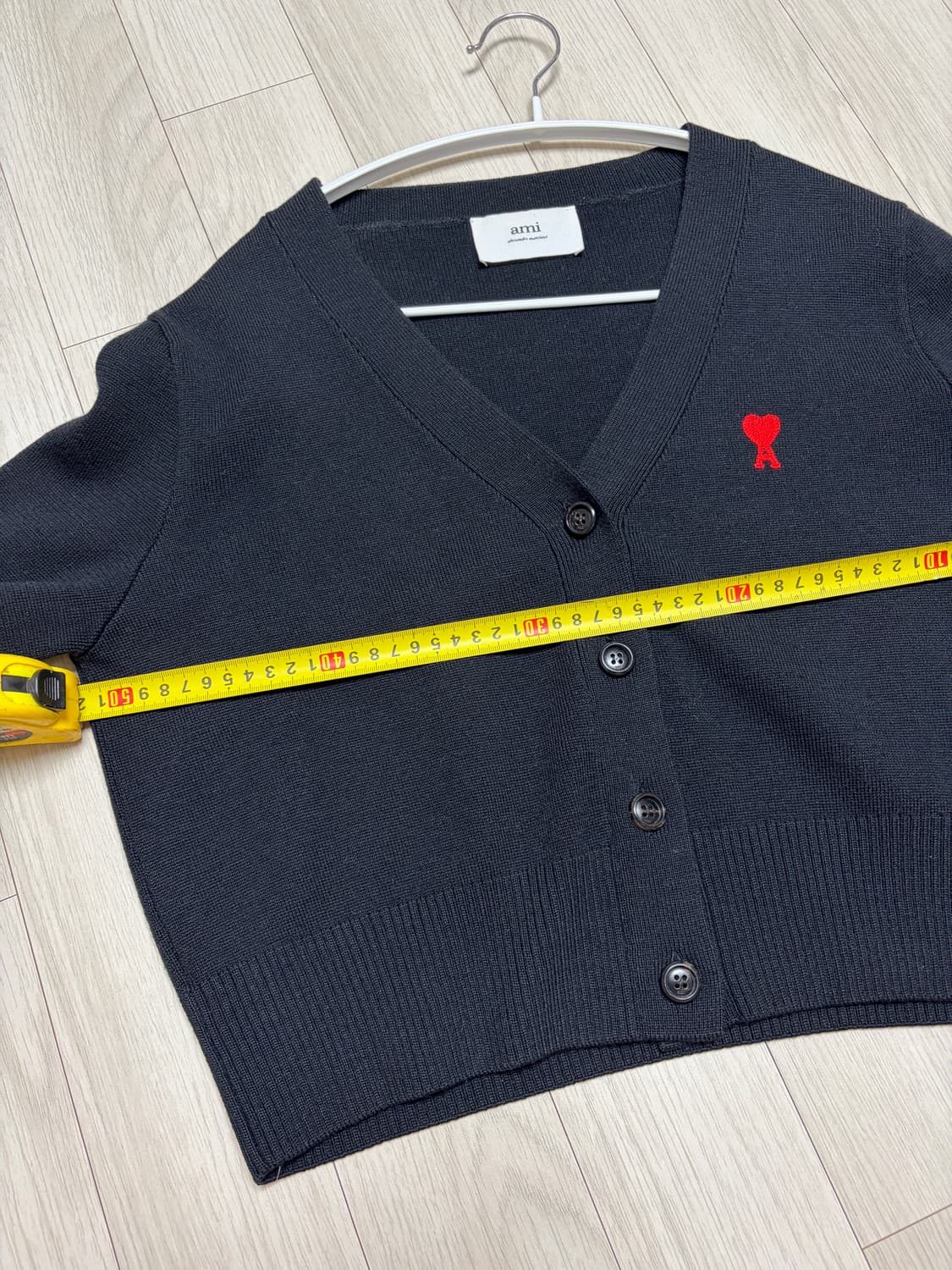 아미 스몰 하트 브이넥 가디건 블랙 상품이미지8