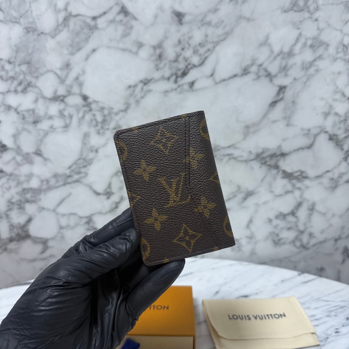 루이비통 이클립스 모노그램 오거나이저 카드지갑
 상품이미지3