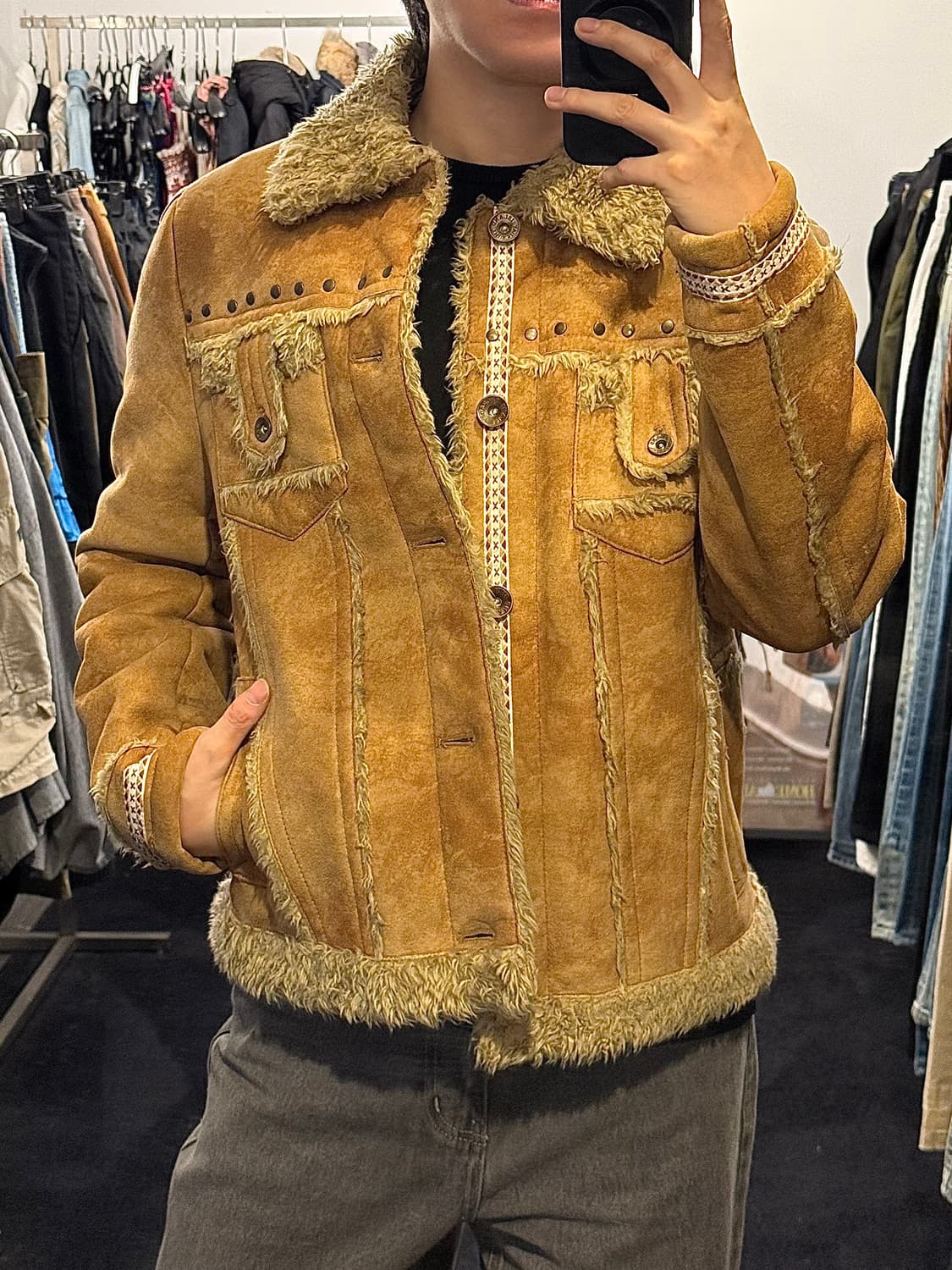 썰스데이 아일랜드 베이지 카멜 털 무스탕 웨스턴 빈티지 스웨이드 100 상품이미지1