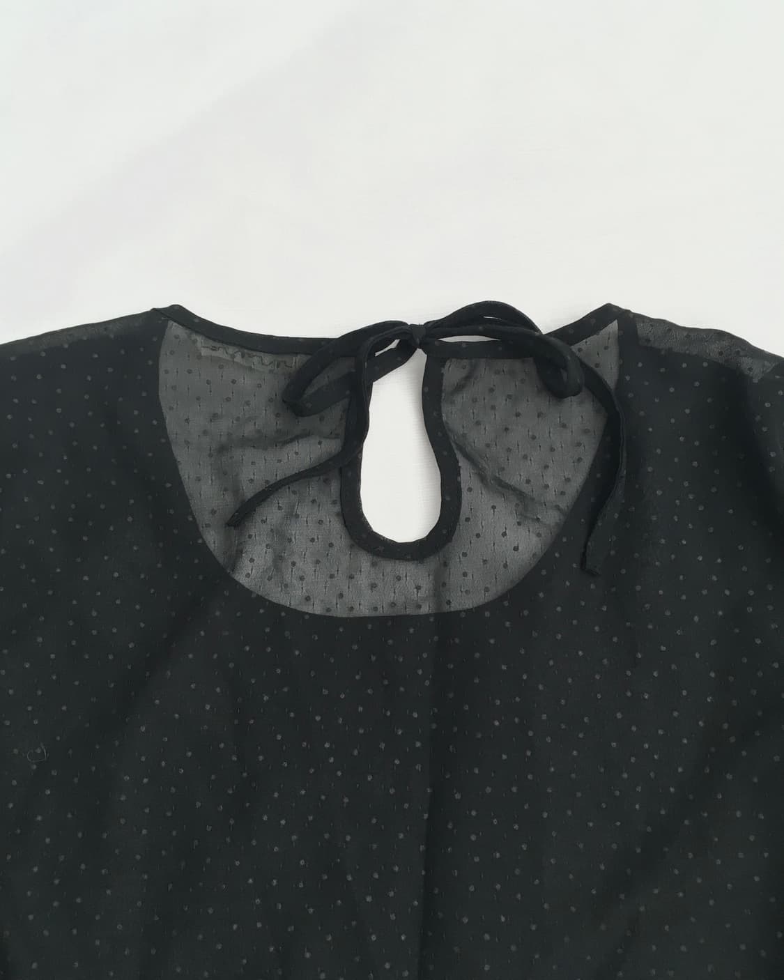 Polka-Dot Sheer Ribbon Blouse 상품이미지4