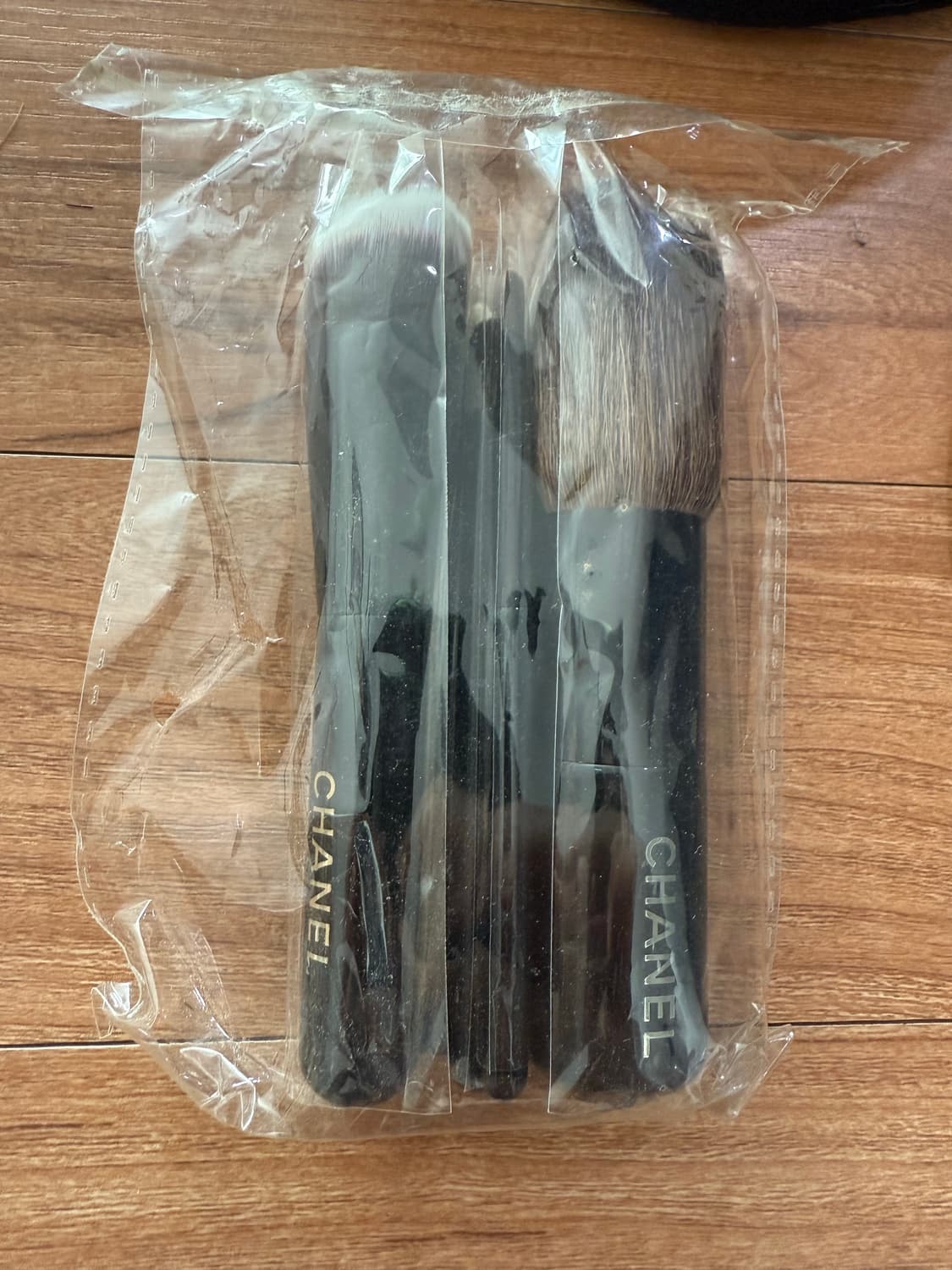 미사용 샤넬 한정판 메이크업 브러쉬 세트 (파우치, 거울 포함) 상품이미지6