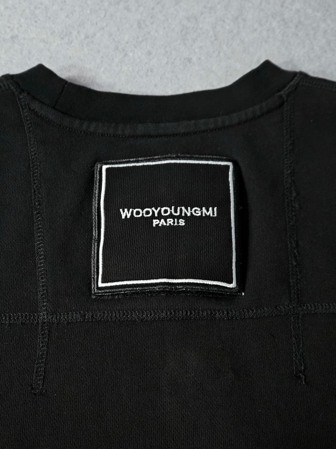 우영미 스퀘어라벨 블랙 스웻셔츠 맨투맨 상품이미지7