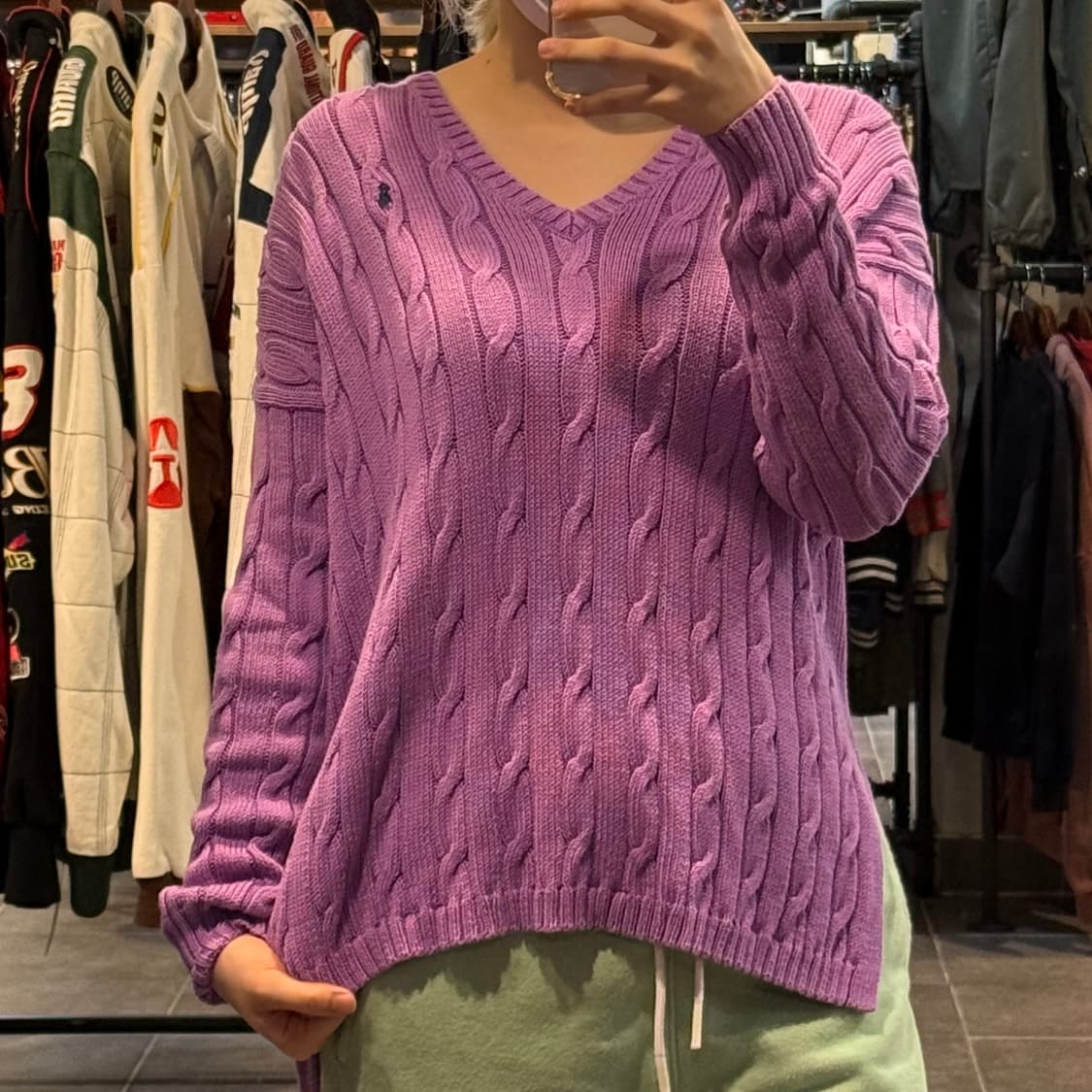 [NO.9] 폴로 연보라 브이넥 니트 상품이미지1