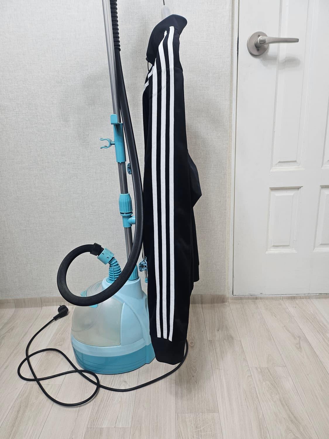 (100)L ☆초대장급☆ 아디다스 에센셜 3S 웜업 [검흰] 트랙탑져지 상품이미지5