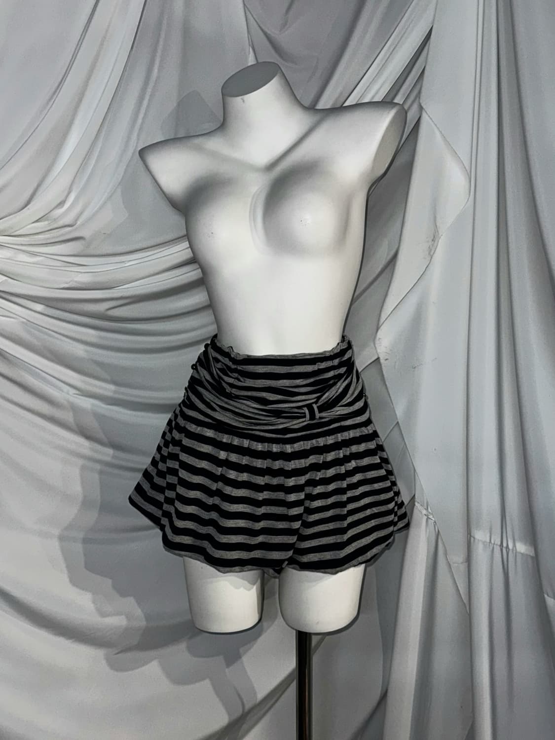 Liz LISA 리즈리사돌 무채색 갸루펑크데일리 갸펑 코디세트 상품이미지2