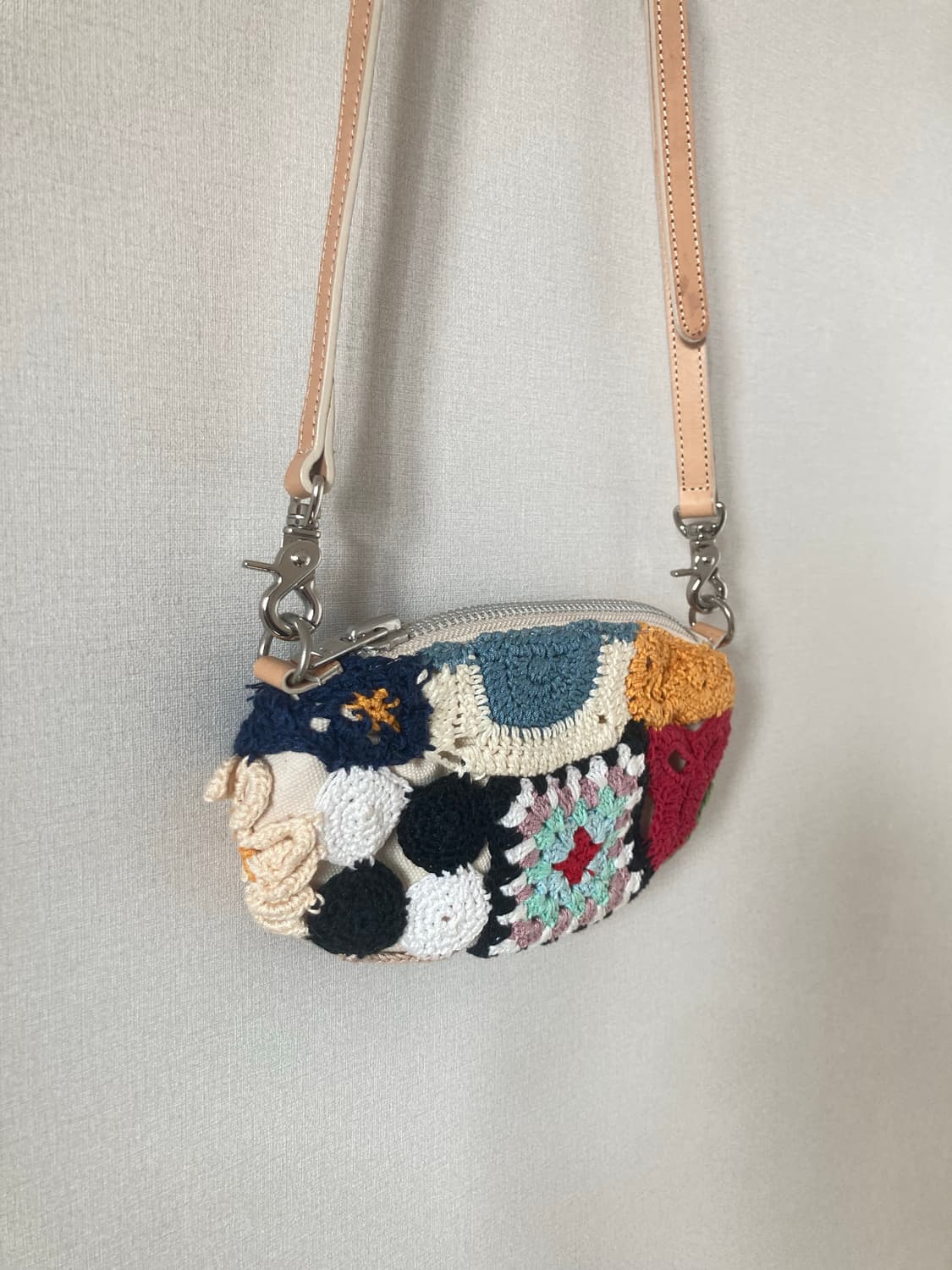 더뮤지엄비지터 니트미니백 크로스백 상품이미지1