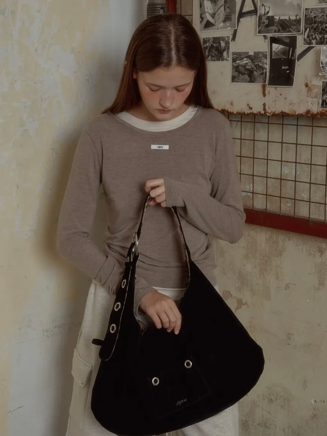 레터리 리버시블 숄더백 블랙 상품이미지7