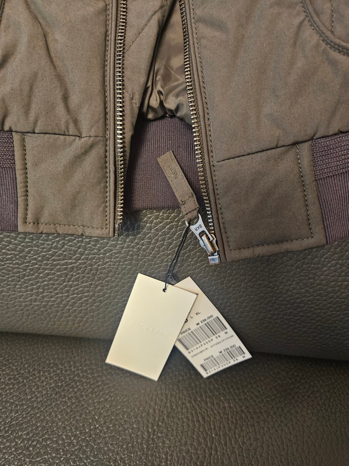 버카루카키패딩신품Mㅡ해운대 상품이미지6