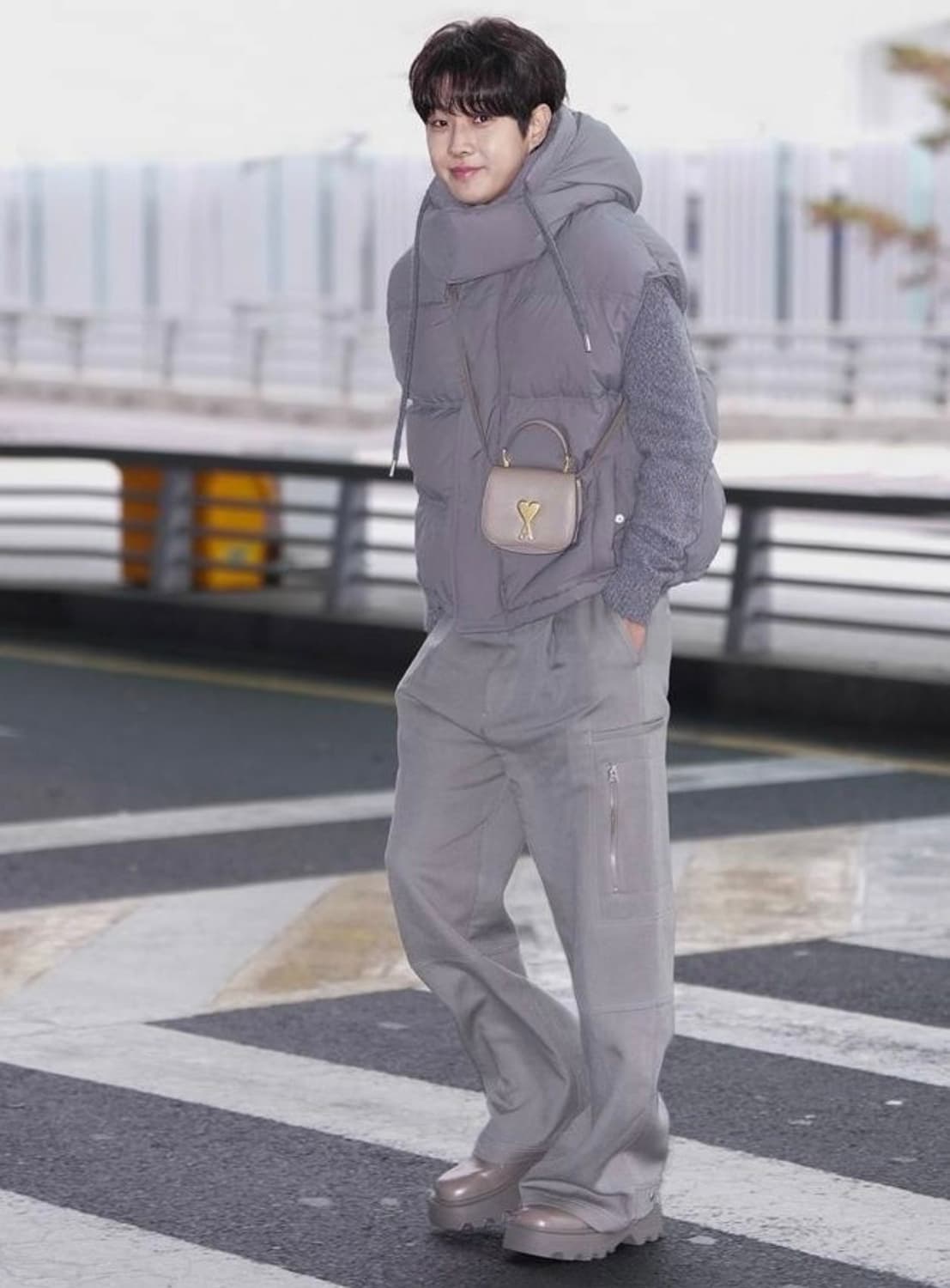 [AMI] 아미 블랙 패딩 조끼 L 새상품 상품이미지7