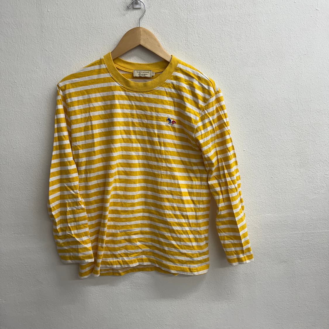 메종키츠네 폭스 자수 스트라이프 옐로우 롱슬리브 S 상품이미지1