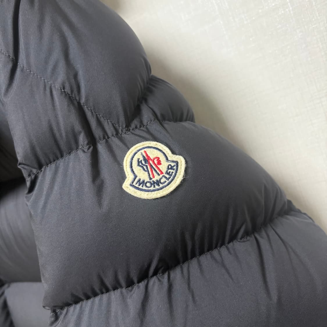 [4/24FW/1회시착] 몽클레어 클루니 패딩 블랙 상품이미지2