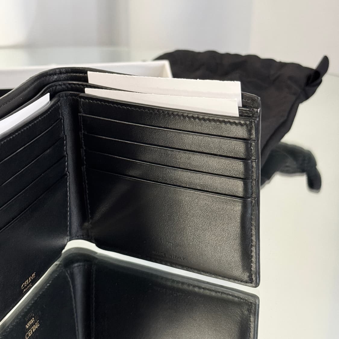 셀린느 트리옹프 바이폴드 반지갑 상품이미지4