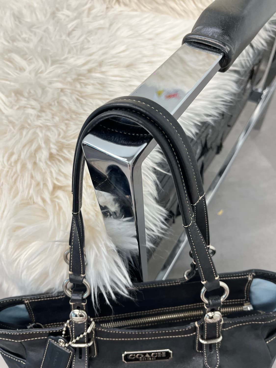 Coach Black Basic Bag 상품이미지8