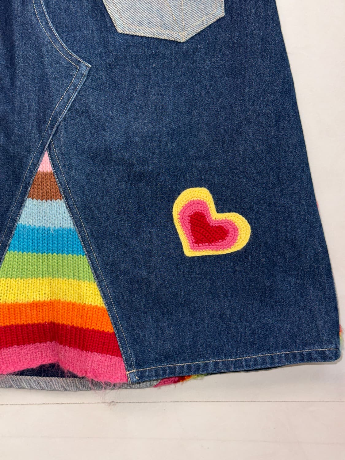 Kitsch rainbow knit patch denim skirt 상품이미지8