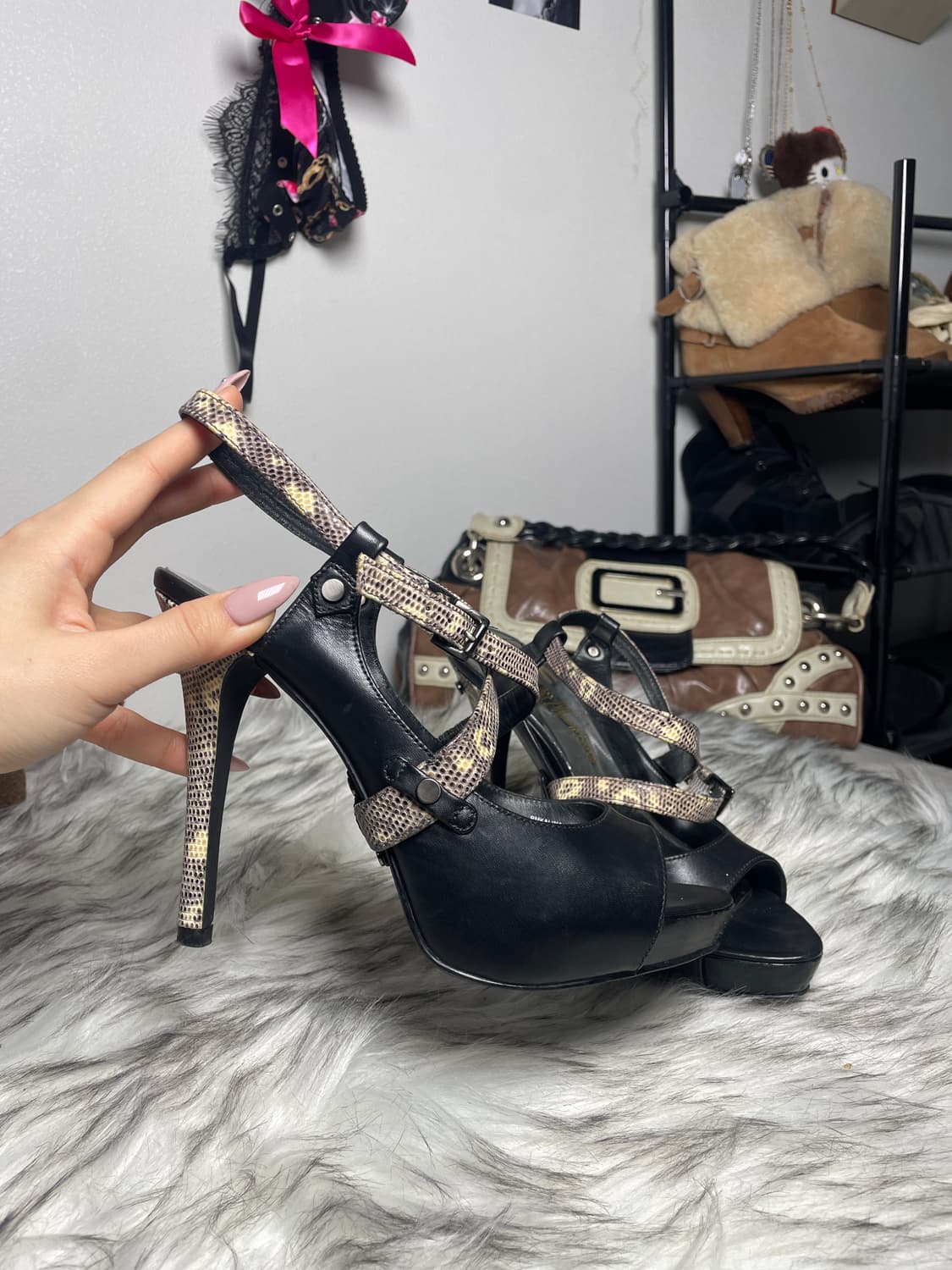 Guess 게스 뱀피 힐 상품이미지4