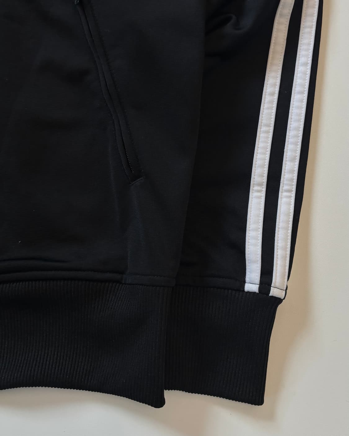 Adidas 아디다스 블랙컬러 슈퍼스타 트랙탑 상품이미지3