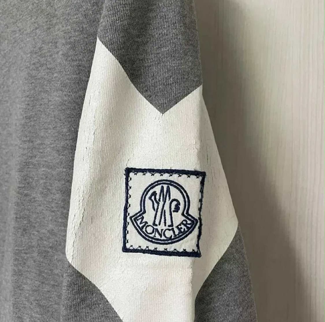 몽클레어 감마블루 맨투맨 상품이미지2