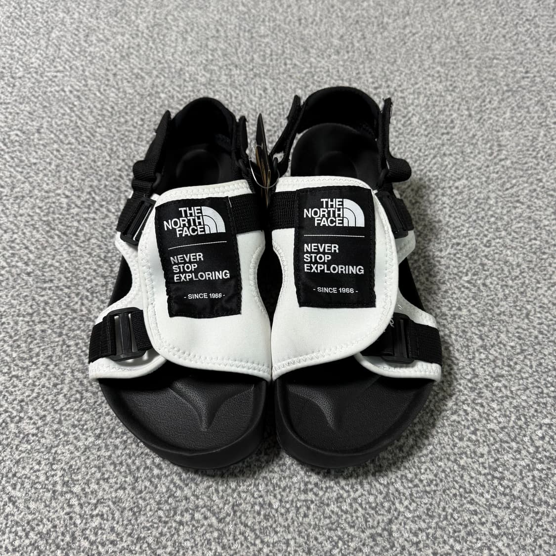 [정가 10만원 새상품] 노스페이스 샌들 240 상품이미지1