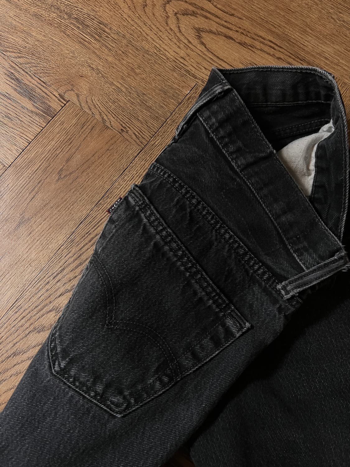 [30]리바이스 501 빈티지 워싱 스트레이트 흑청 데님 팬츠 상품이미지4