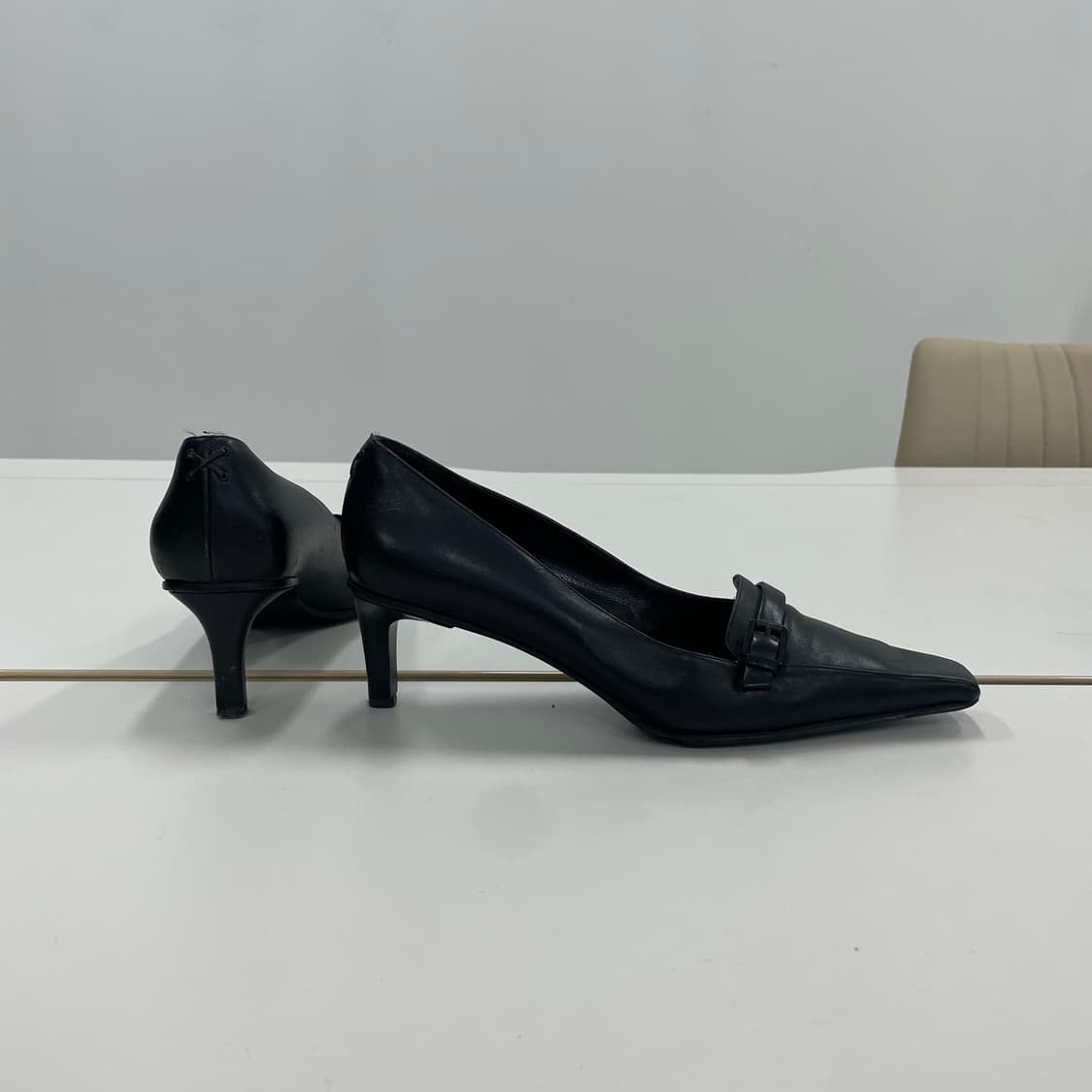 구찌 블랙 스퀘어 코 힐 상품이미지2