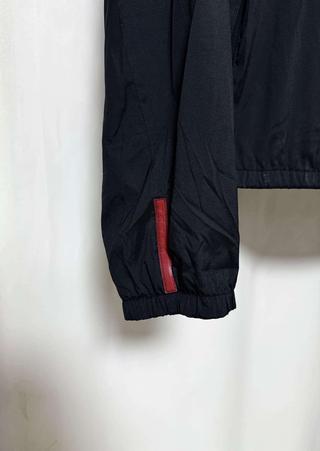 Prada 90s 나일론 Side Zip 숄더 크롭 스웻 자켓 상품이미지3