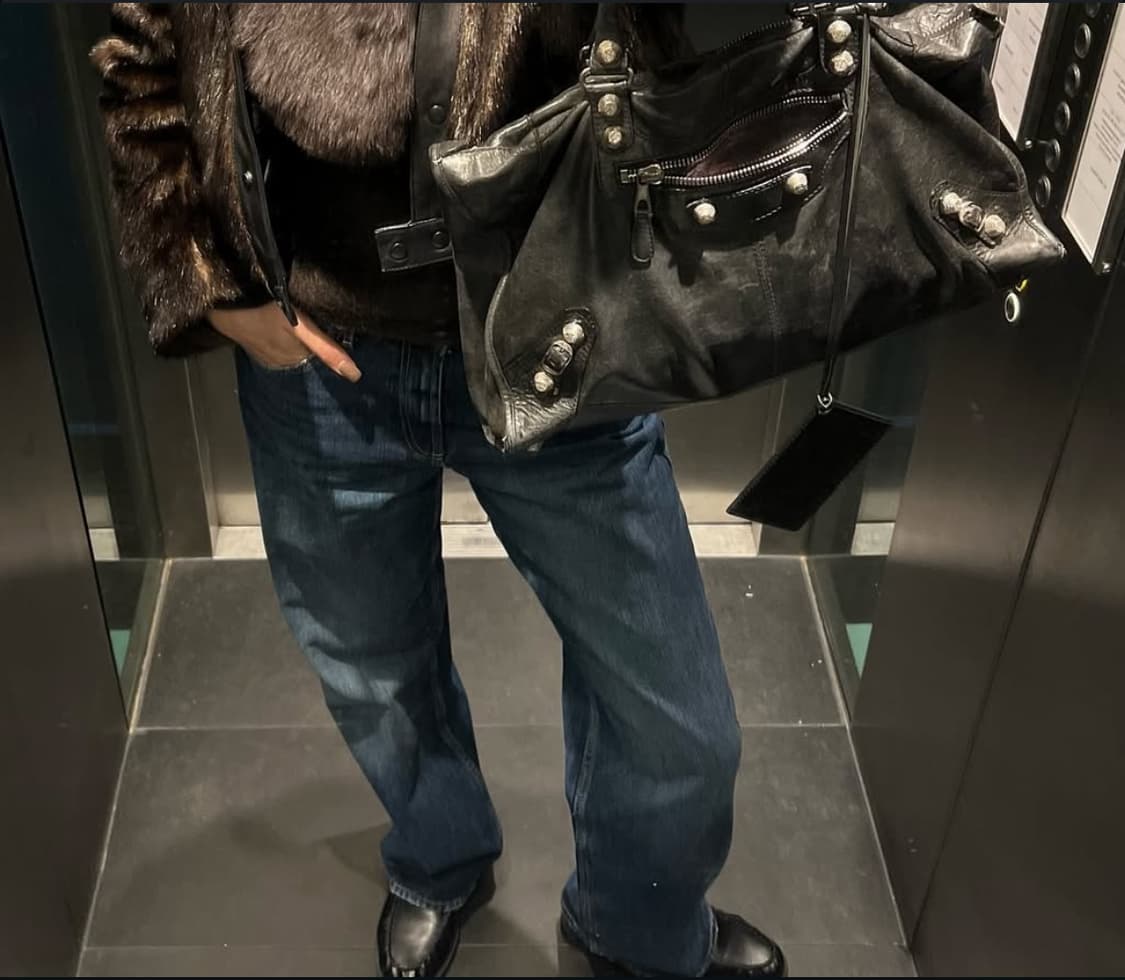 [A 정품] 발렌시아가 시티 모터백 라지 블랙 상품이미지10