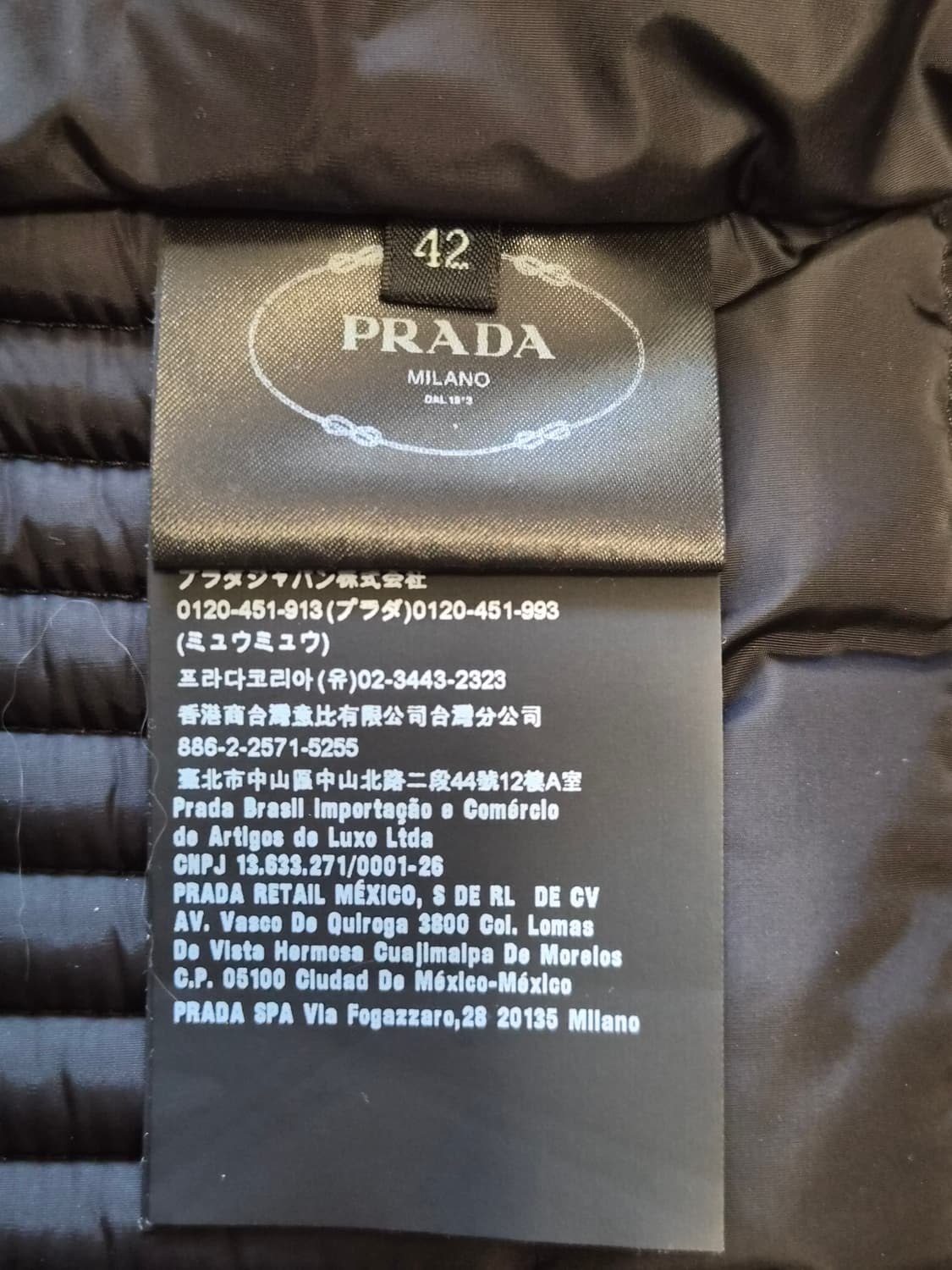 (정품) 프라다 삼각로고 후드 숏패딩 (명품 여성 점퍼 자켓) 상품이미지6