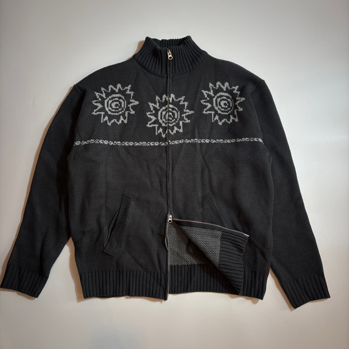 빈티지 하프 패턴 니트 집업 상품이미지1