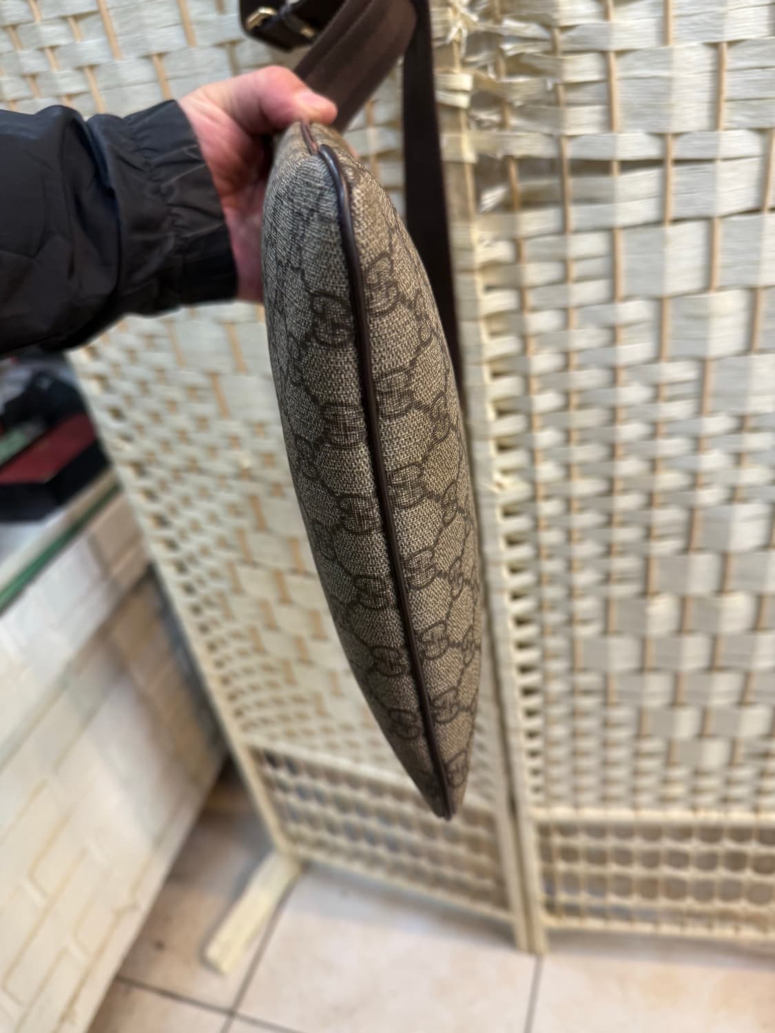 정품 구찌 수프림 크로스백 팝니다 상품이미지6