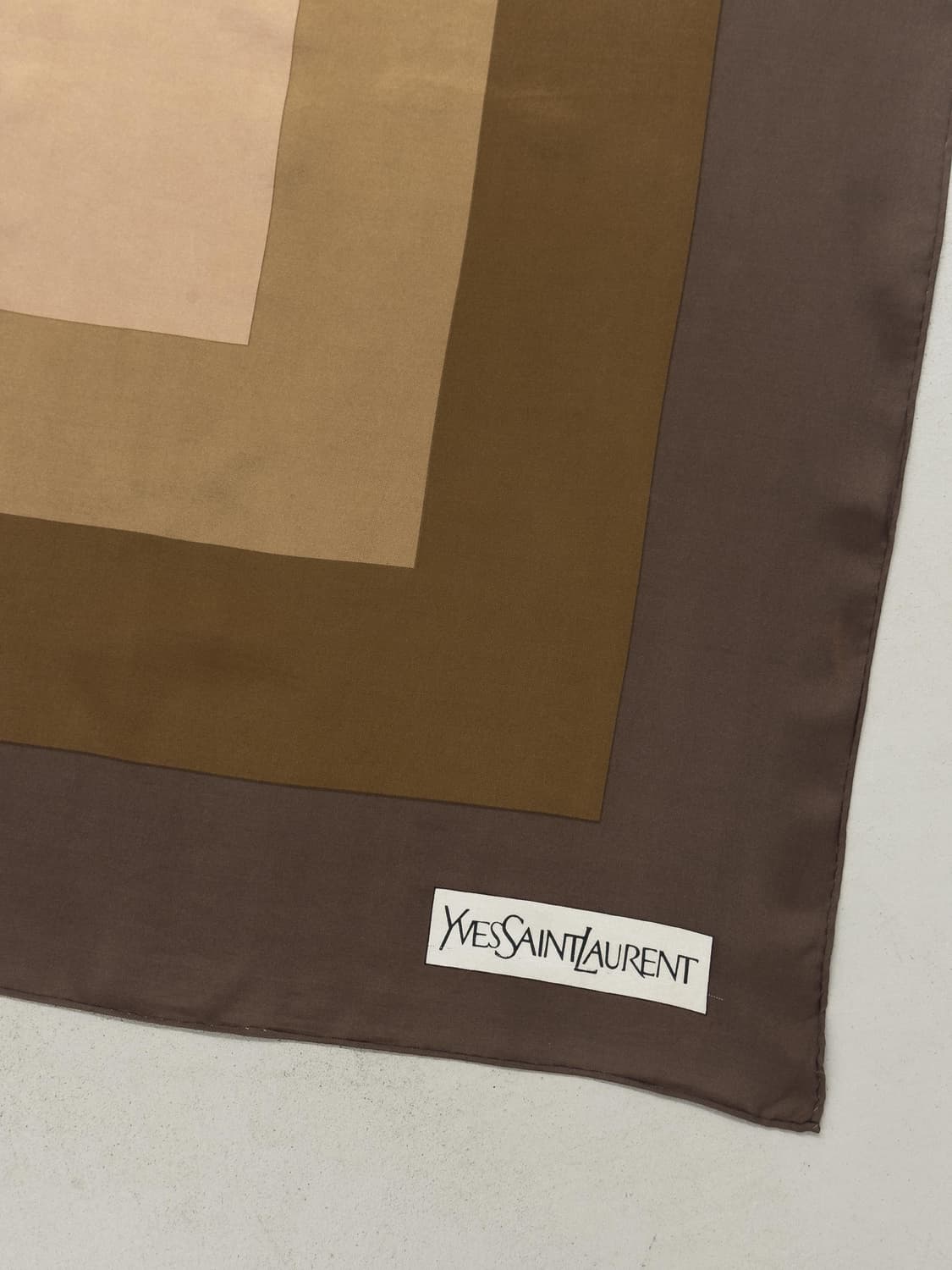 입생로랑 스카프 상품이미지2