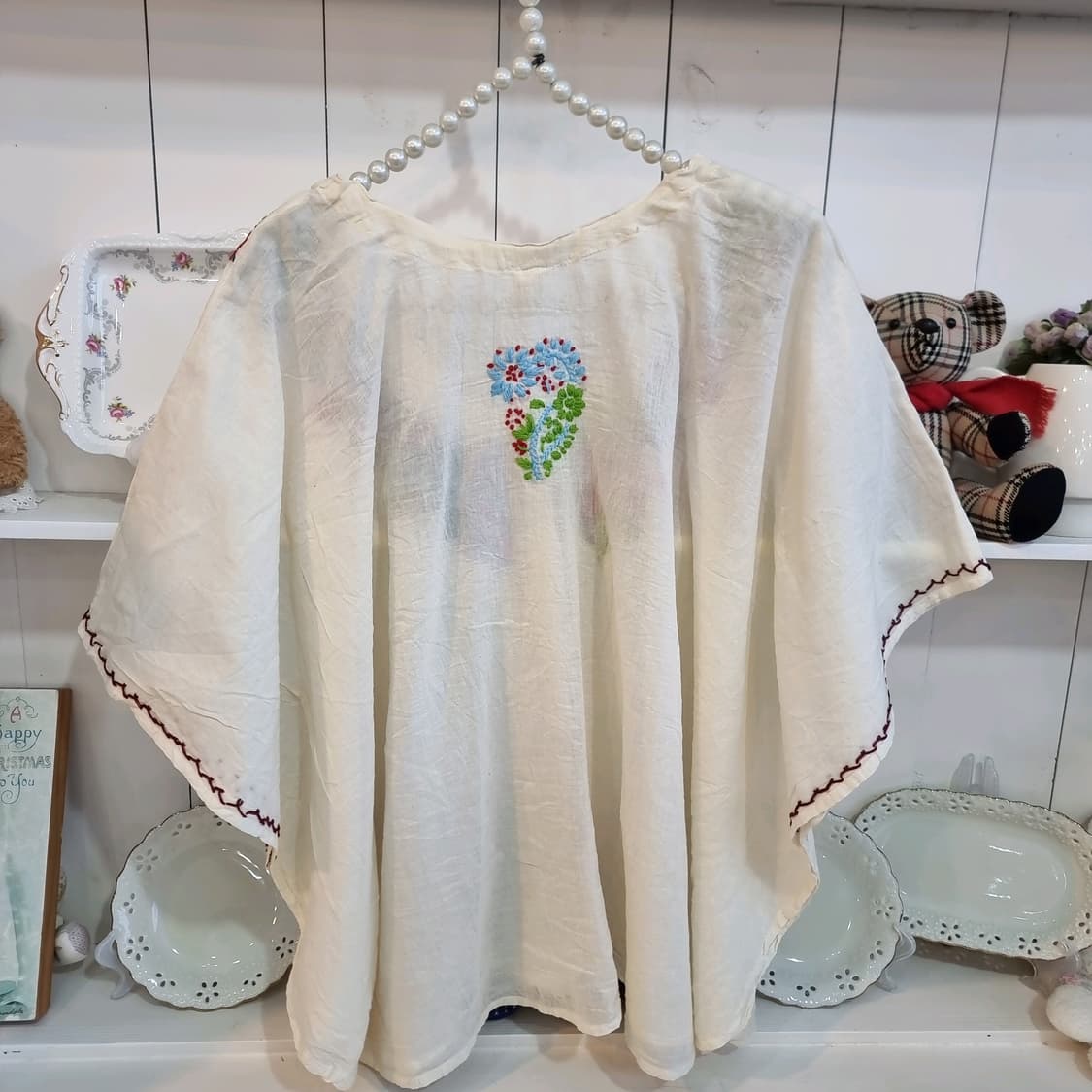 케이프형 자수 블라우스 상품이미지5