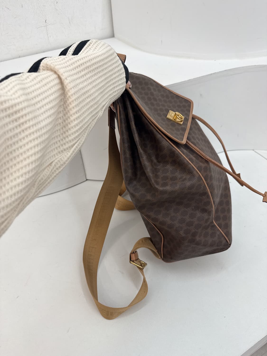 셀린느 마카담 백팩 상품이미지2