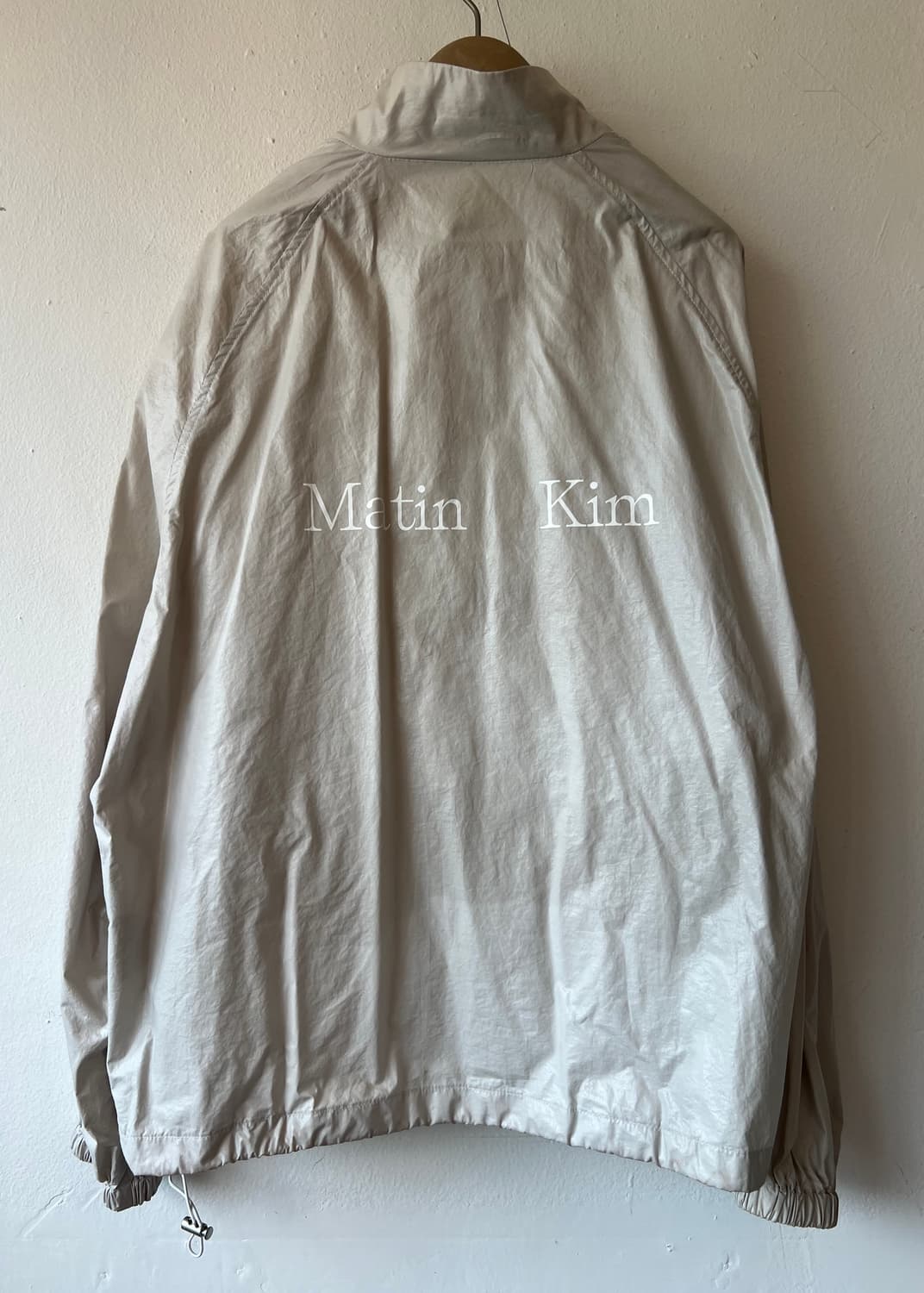 마뗑킴 남여공용 오트밀그레이 바람막이 집업점퍼 
 상품이미지9