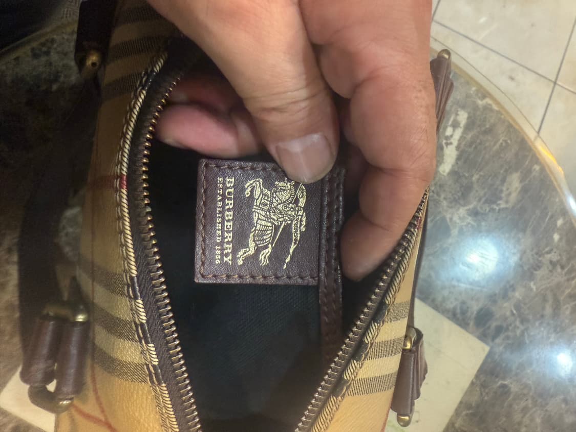 정품 버버리 노바체크 토트백 팝니다 상품이미지7