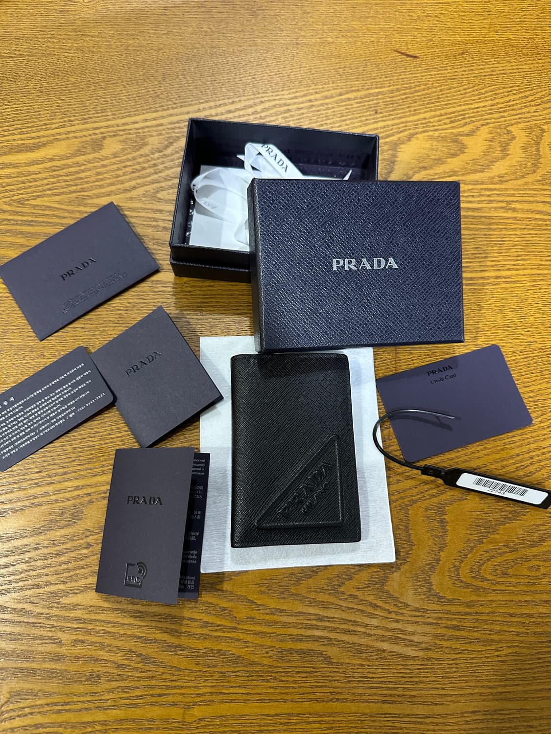 프라다 사피아노 반지갑 블랙 상품이미지1