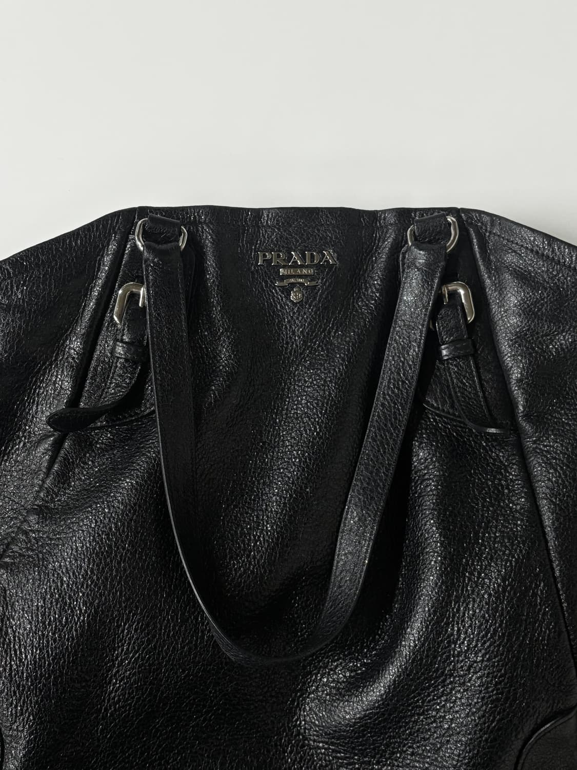 프라다 레더 숄더백 상품이미지1