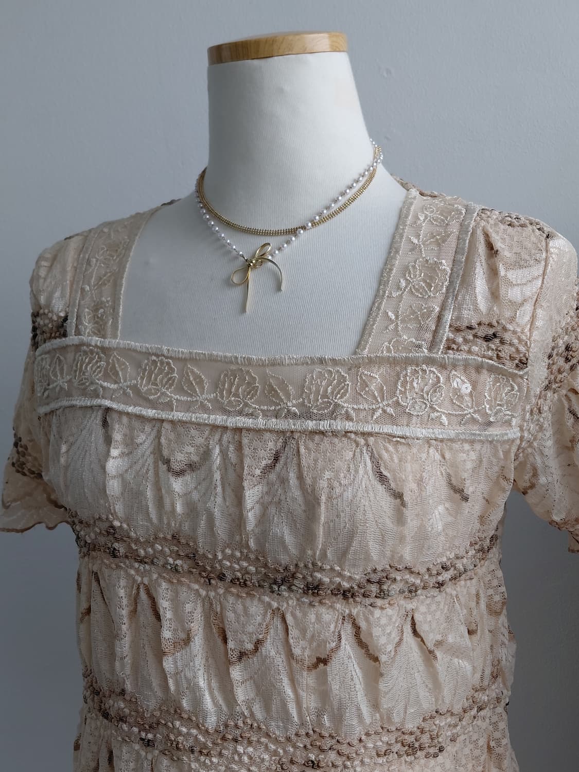 [빈티지] 레이스 숏 슬리브 블라우스 아이보리 상품이미지3